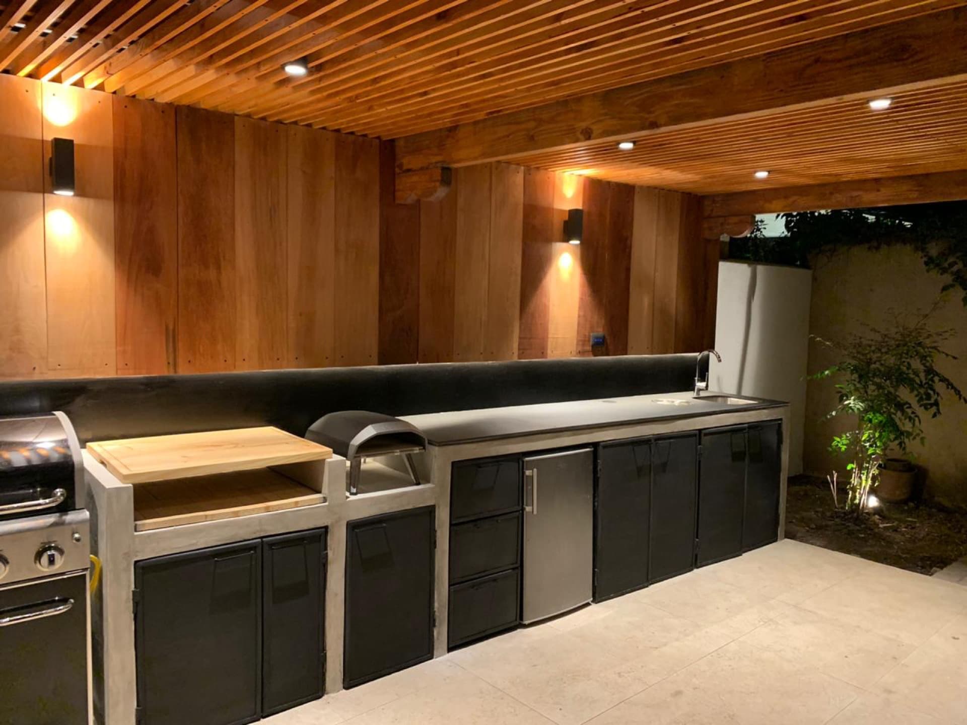 Quinchos a medida construidos por Kurantu en Santiago